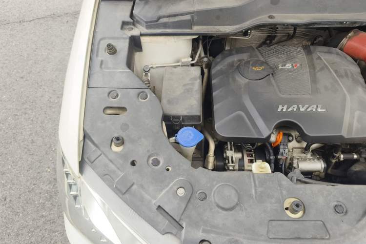 Used Haval H2 2016 Red Label 1.5T Automatic Two-Wheel Drive Elite Model Engine Bay Right