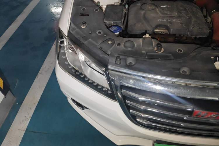Used Haval H2 2016 Red-Label 1.5T Automatic Two-Wheel Drive Luxury Model Engine Bay Right