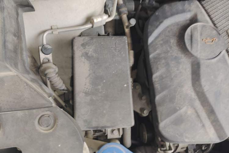Used Haval H2 2016 Red-Label 1.5T Manual Two-Wheel Drive Comfort Model Engine Bay Right