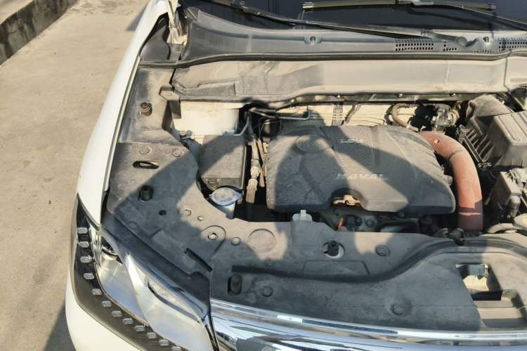 Used Haval H2 2016 Red Label 1.5T Manual Two-Wheel Drive Urban Edition Engine Bay Right