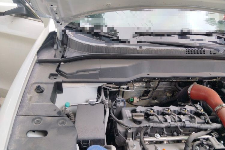 Used Haval H2 2016 Red-Label 1.5T Automatic Two-Wheel Drive Luxury Model Engine Bay Right