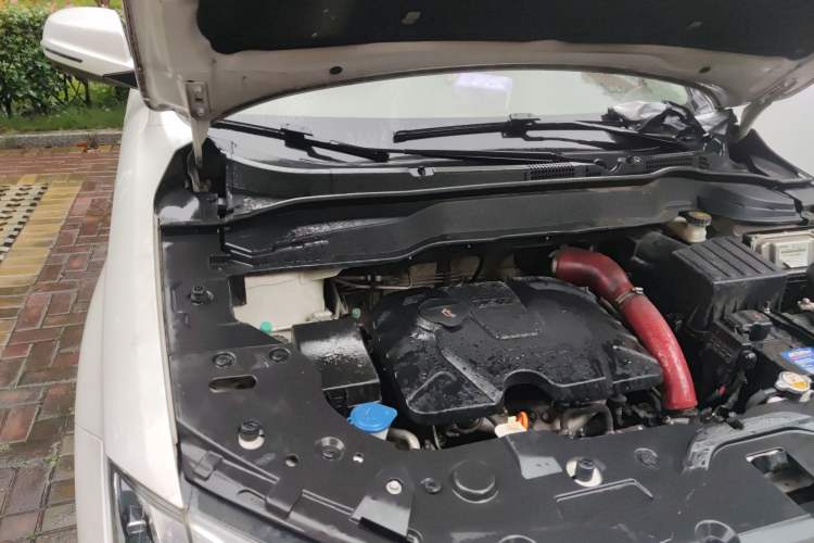 Used Haval H2 2016 Red-Label 1.5T Automatic Two-Wheel Drive Luxury Model Engine Bay Right