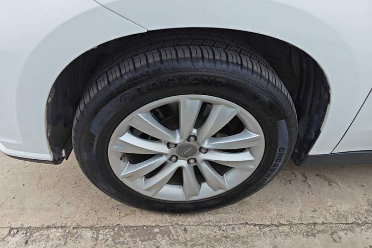 Used Haval H2 2016 Red-Label 1.5T Automatic Two-Wheel Drive Luxury Model Exterior 2
