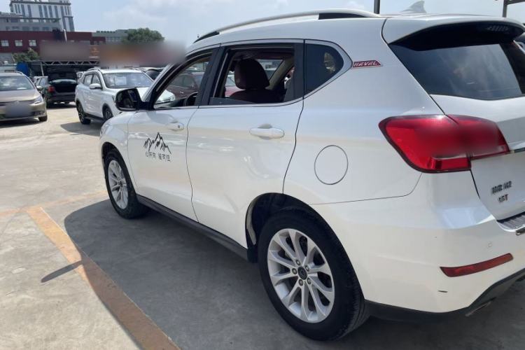 Used Haval H2 2016 Red-Label 1.5T Manual Two-Wheel Drive Luxury Model Exterior 2