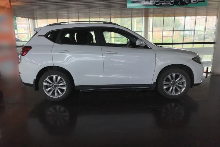 Used Haval H2 2016 Red-Label 1.5T Manual Two-Wheel Drive Comfort Model Exterior 3