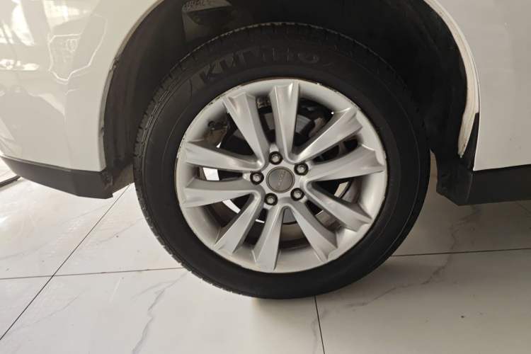 Used Haval H2 2016 Red-Label 1.5T Manual Two-Wheel Drive Luxury Model Exterior 4