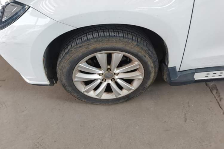 Used Haval H2 2016 Red Label 1.5T Manual Two-Wheel Drive Elite Model Exterior 4