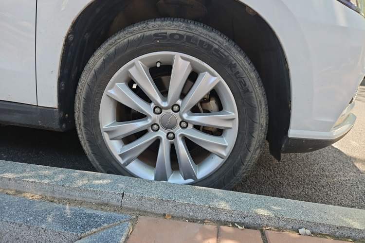 Used Haval H2 2016 Red Label 1.5T Manual Two-Wheel Drive Elite Model Exterior 7