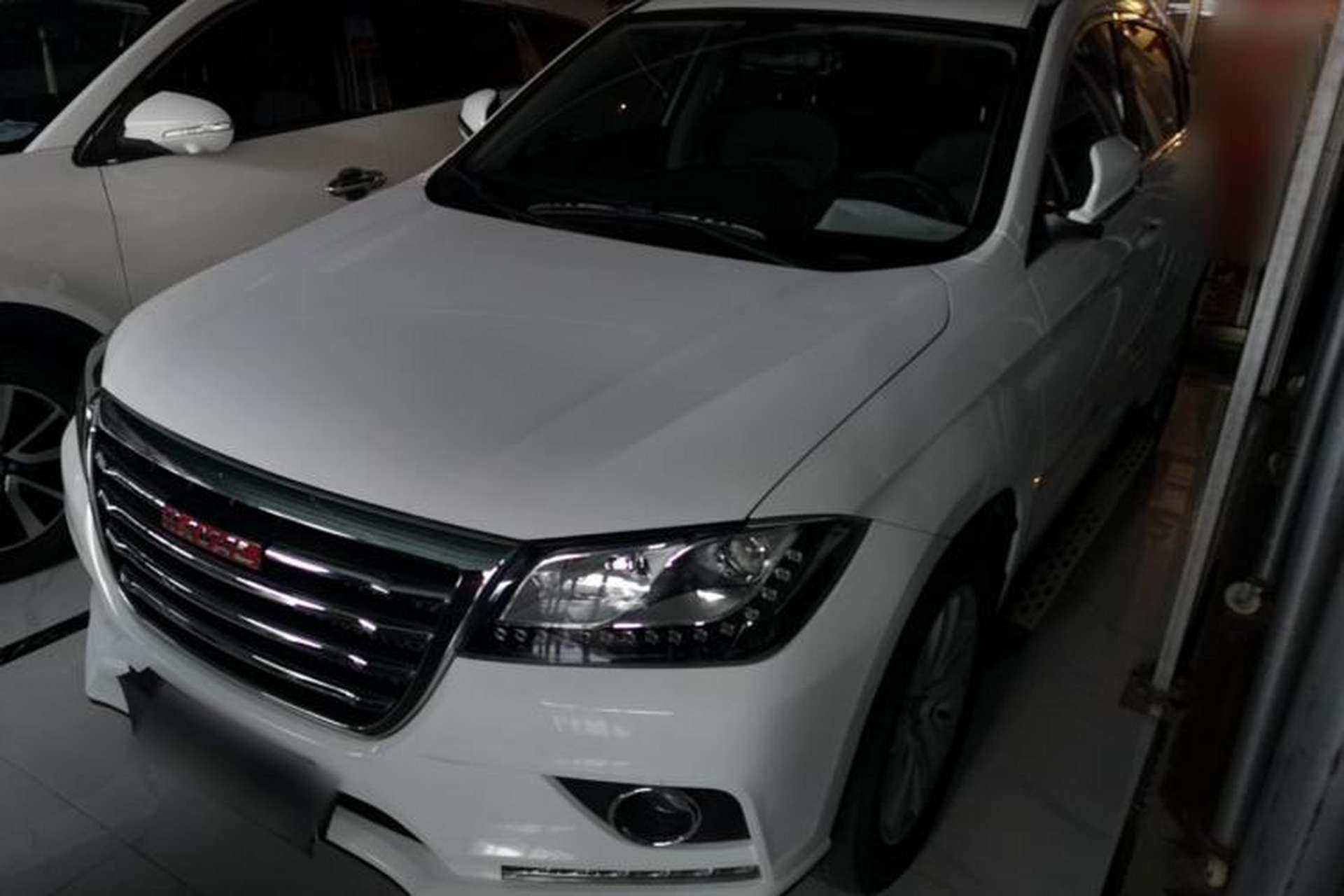 Used Haval H2 2016 Red-Label 1.5T Manual Two-Wheel Drive Luxury Model Front Left 45 Deg