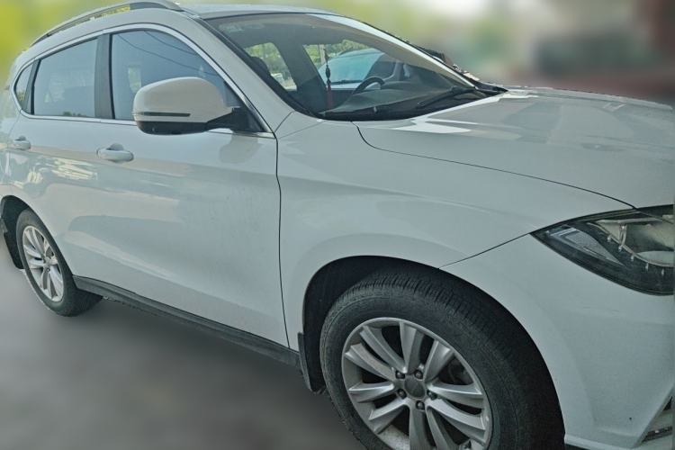 Used Haval H2 2016 Red-Label 1.5T Manual Two-Wheel Drive Luxury Model Front Right 45 Deg