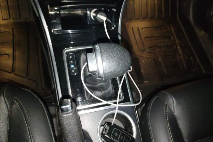 Used Haval H2 2016 Red Label 1.5T Automatic Two-Wheel Drive Elite Model Gear Lever