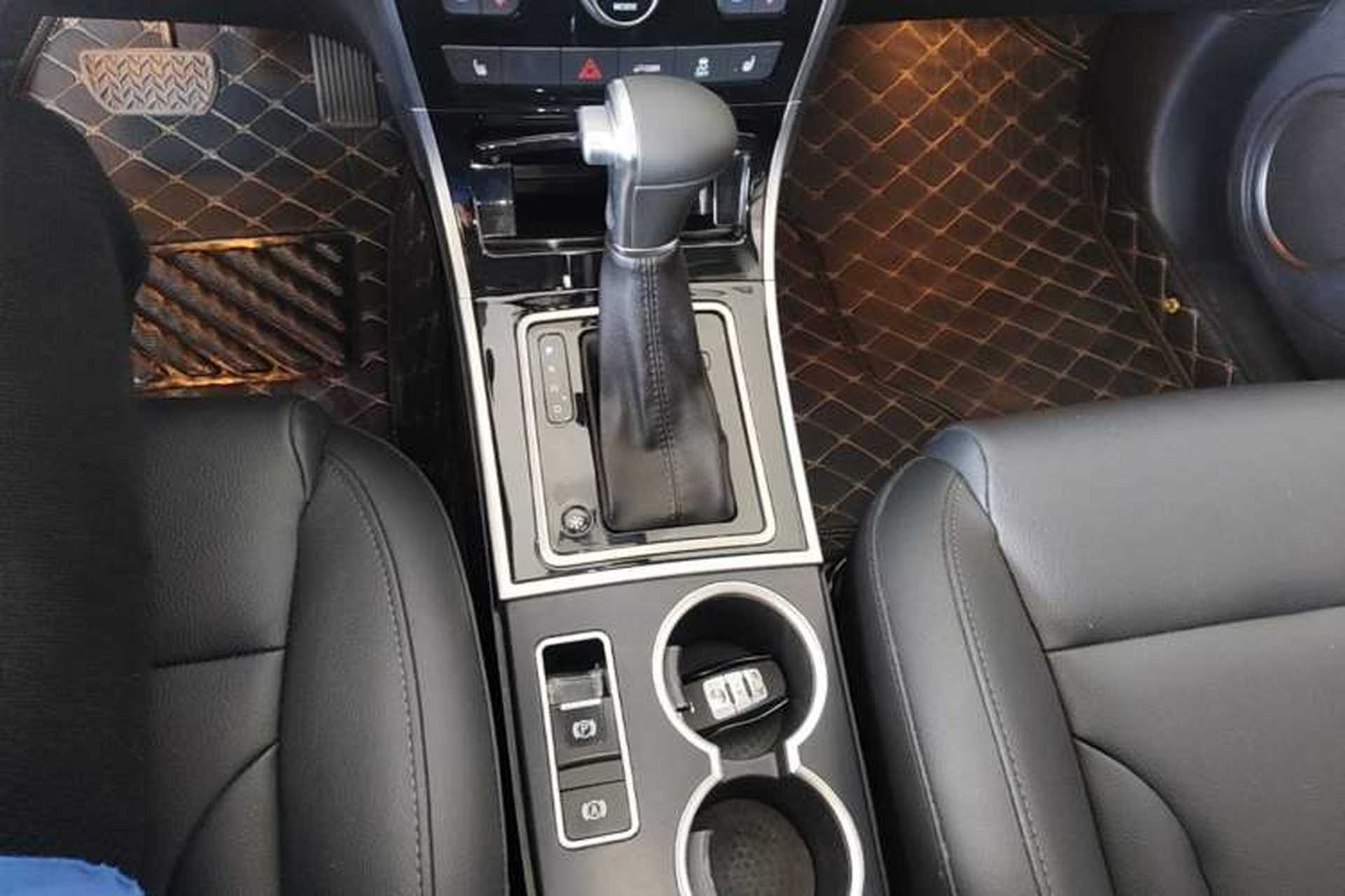 Used Haval H2 2016 Red-Label 1.5T Automatic Two-Wheel Drive Luxury Model Gear Lever
