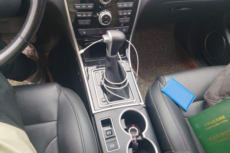 Used Haval H2 2016 Red Label 1.5T Automatic Two-Wheel Drive Prestige Model Gear Lever
