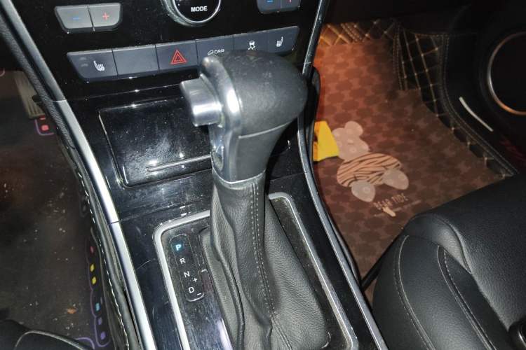 Used Haval H2 2016 Red-Label 1.5T Automatic Two-Wheel Drive Luxury Model Gear Lever