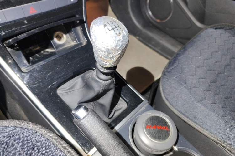 Used Haval H2 2016 Red Label 1.5T Manual Two-Wheel Drive Elite Model Gear Lever