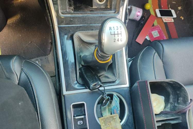 Used Haval H2 2016 Red-Label 1.5T Manual Two-Wheel Drive Luxury Model Gear Lever