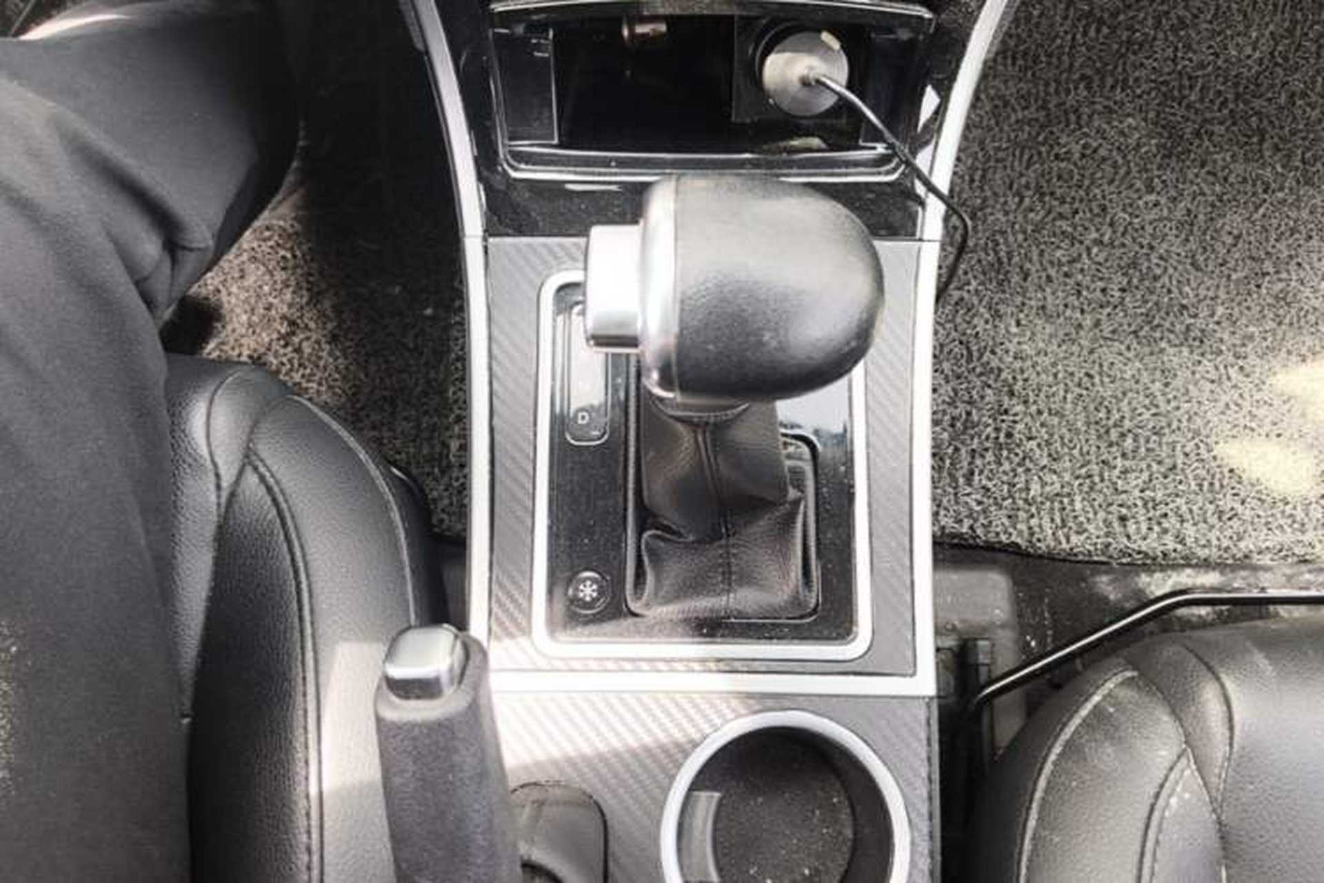 Used Haval H2 2016 Red Label 1.5T Automatic Two-Wheel Drive Elite Model Gear Lever