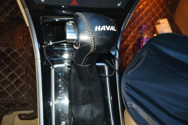 Used Haval H2 2016 Red Label 1.5T Automatic Two-Wheel Drive Elite Model Gear Lever