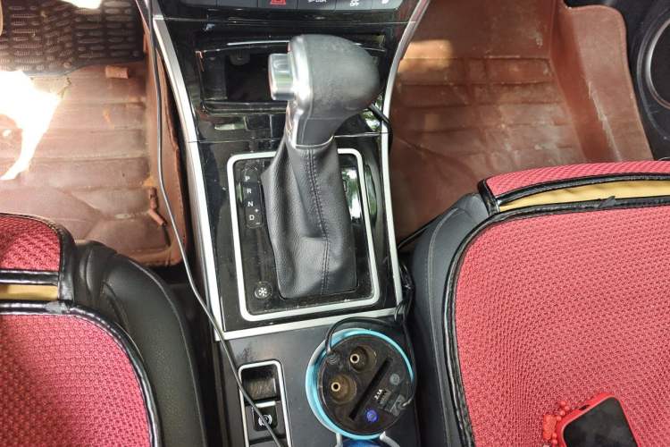 Used Haval H2 2016 Red-Label 1.5T Automatic Two-Wheel Drive Luxury Model Gear Lever