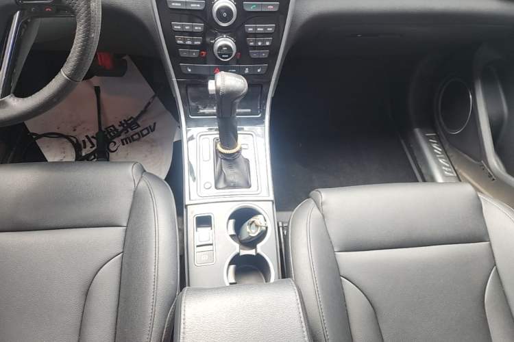 Used Haval H2 2016 Red-Label 1.5T Automatic Two-Wheel Drive Luxury Model Gear Lever