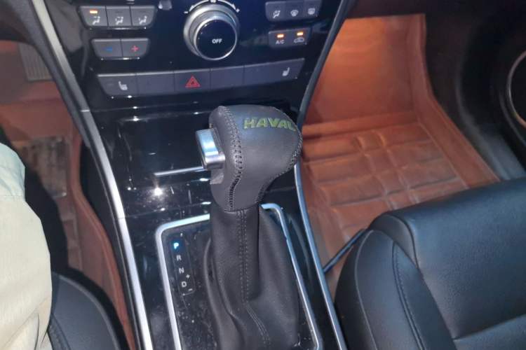 Used Haval H2 2016 Red Label 1.5T Automatic Two-Wheel Drive Elite Model Gear Lever