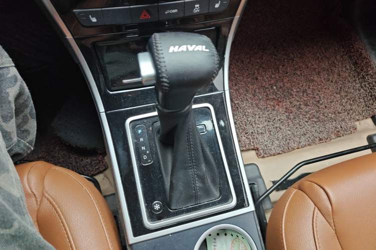 Used Haval H2 2016 Red-Label 1.5T Automatic Two-Wheel Drive Luxury Model Gear Lever