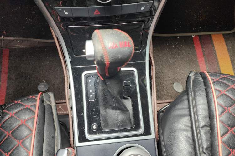 Used Haval H2 2016 Red Label 1.5T Automatic Two-Wheel Drive Elite Model Gear Lever