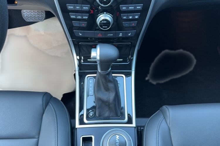 Used Haval H2 2016 Red-Label 1.5T Automatic Two-Wheel Drive Luxury Model Gear Lever