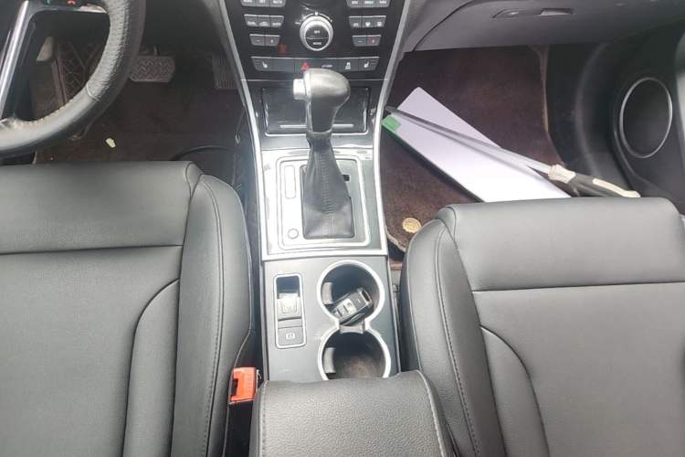 Used Haval H2 2016 Red-Label 1.5T Automatic Two-Wheel Drive Luxury Model Gear Lever