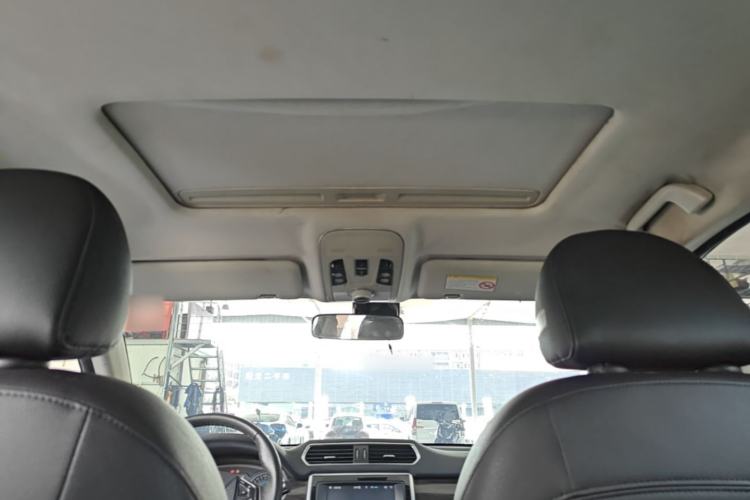 Used Haval H2 2016 Red-Label 1.5T Automatic Two-Wheel Drive Luxury Model Headliner