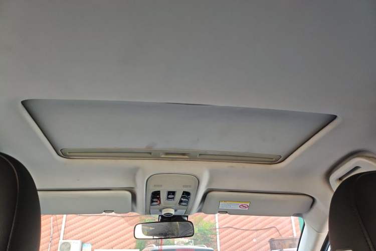 Used Haval H2 2016 Red-Label 1.5T Manual Two-Wheel Drive Luxury Model Headliner