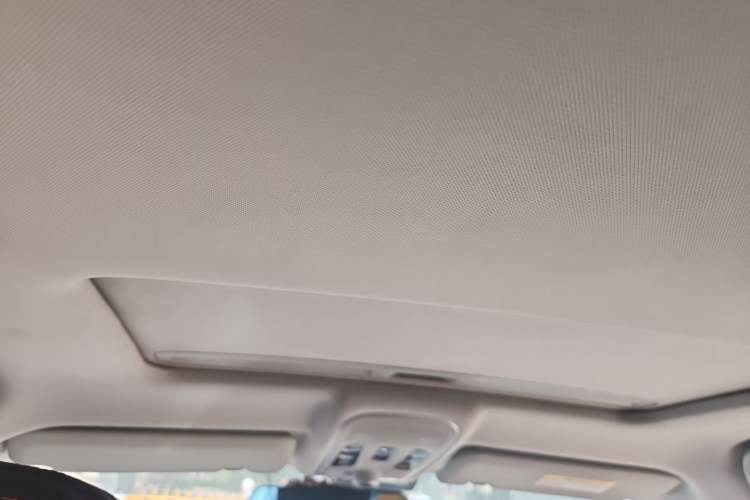 Used Haval H2 2016 Red-Label 1.5T Manual Two-Wheel Drive Comfort Model Headliner