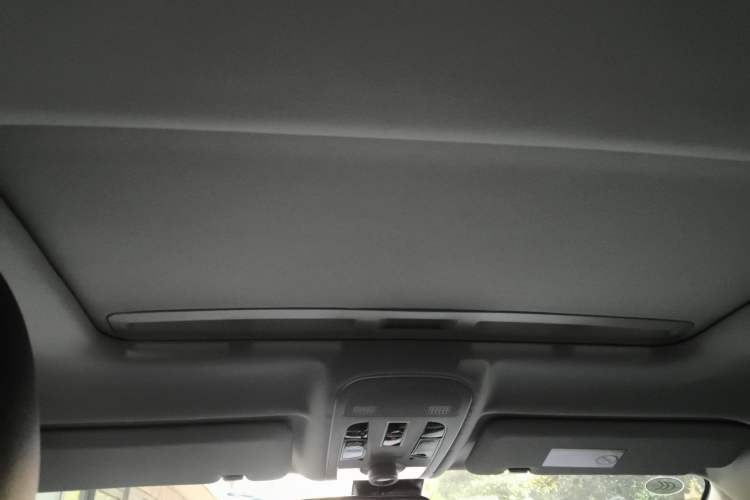 Used Haval H2 2016 Red Label 1.5T Automatic Two-Wheel Drive Elite Model Headliner