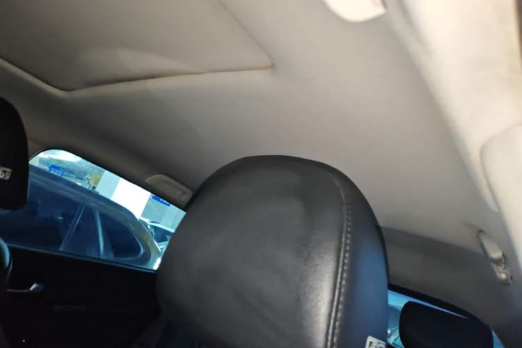 Used Haval H2 2016 Red-Label 1.5T Automatic Two-Wheel Drive Luxury Model Headliner
