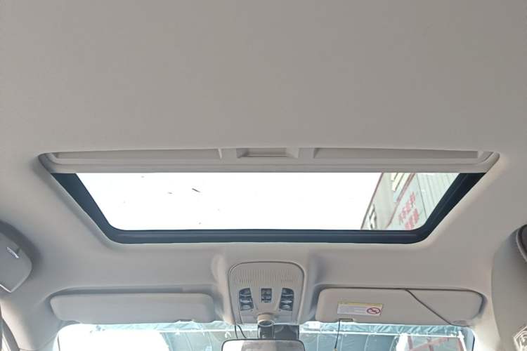Used Haval H2 2016 Red Label 1.5T Manual Two-Wheel Drive Elite Model Headliner