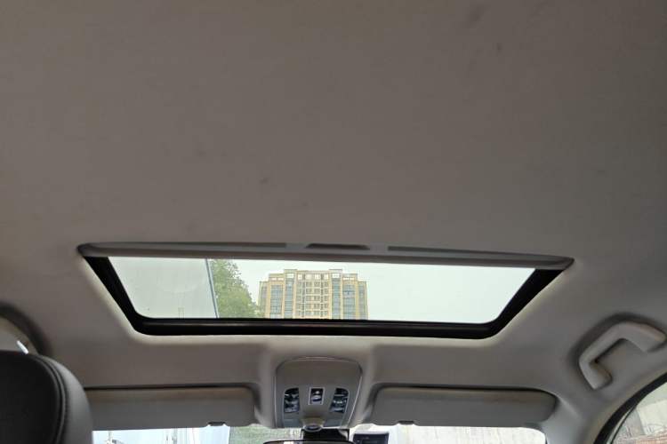 Used Haval H2 2016 Red-Label 1.5T Automatic Two-Wheel Drive Luxury Model Headliner