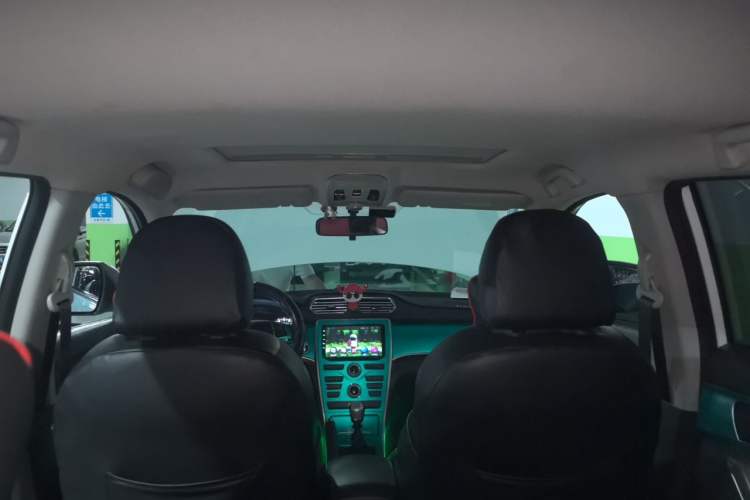 Used Haval H2 2016 Red-Label 1.5T Manual Two-Wheel Drive Comfort Model Headliner
