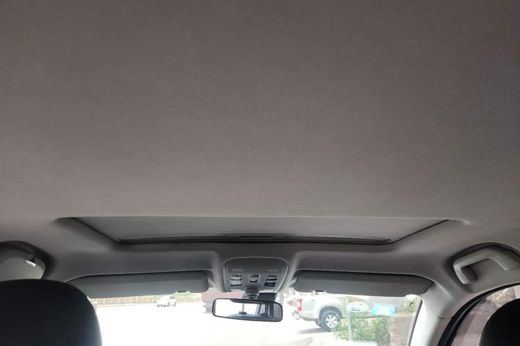 Used Haval H2 2016 Red-Label 1.5T Automatic Two-Wheel Drive Luxury Model Headliner