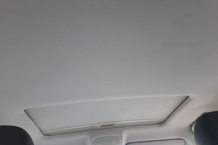 Used Haval H2 2016 Red-Label 1.5T Automatic Two-Wheel Drive Luxury Model Headliner