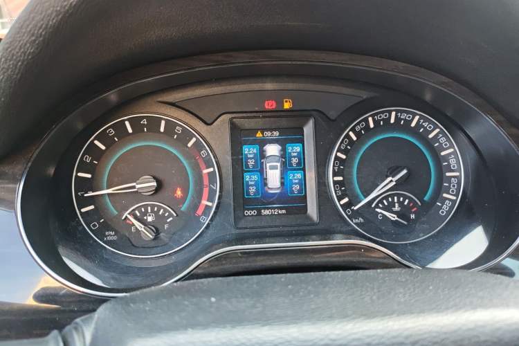 Used Haval H2 2016 Red-Label 1.5T Manual Two-Wheel Drive Luxury Model Instrument Cluster