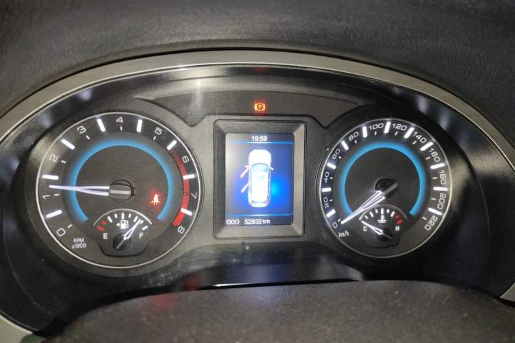 Used Haval H2 2016 Red Label 1.5T Manual Two-Wheel Drive Elite Model Instrument Cluster