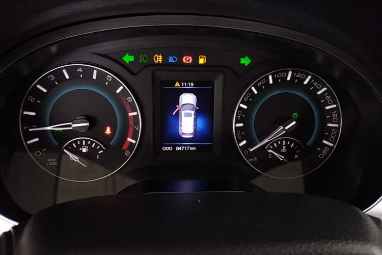 Used Haval H2 2016 Red Label 1.5T Manual Two-Wheel Drive Elite Model Instrument Cluster