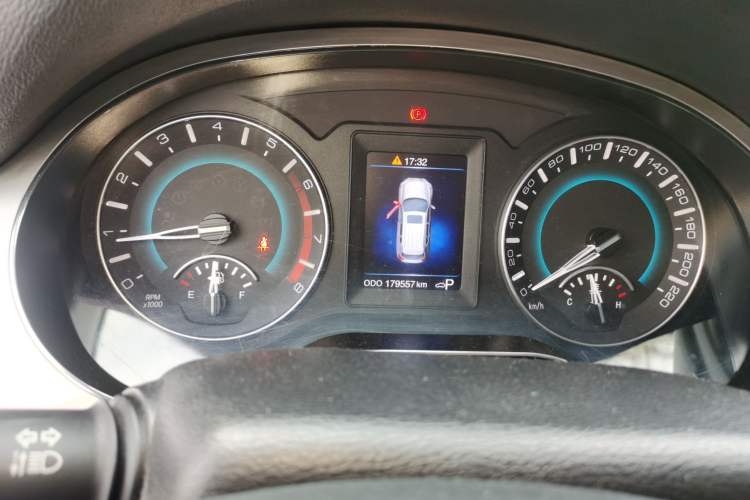 Used Haval H2 2016 Red Label 1.5T Automatic Two-Wheel Drive Elite Model Instrument Cluster