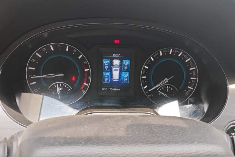Used Haval H2 2016 Red Label 1.5T Manual Two-Wheel Drive Elite Model Instrument Cluster