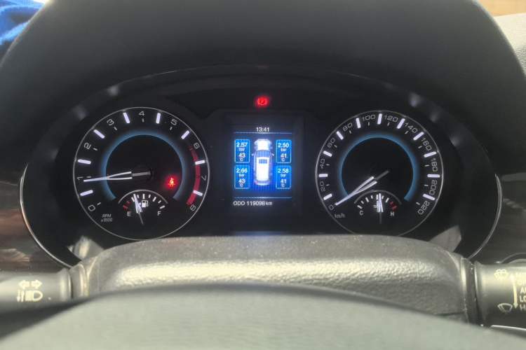 Used Haval H2 2016 Red Label 1.5T Manual Two-Wheel Drive Elite Model Instrument Cluster