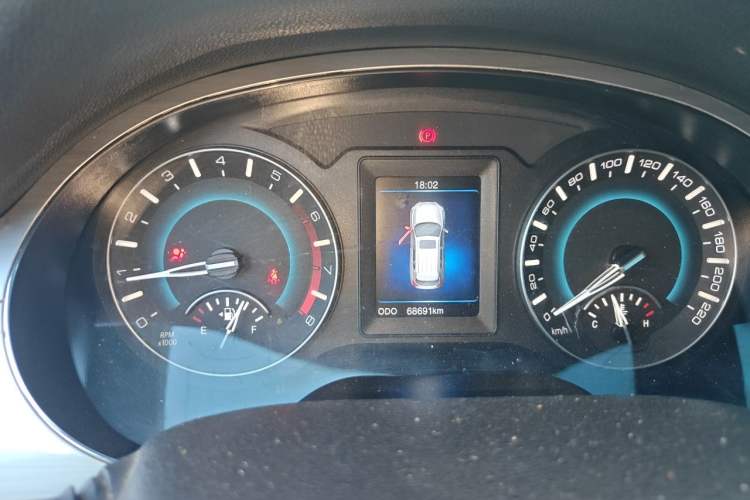 Used Haval H2 2016 Red Label 1.5T Manual Two-Wheel Drive Elite Model Instrument Cluster