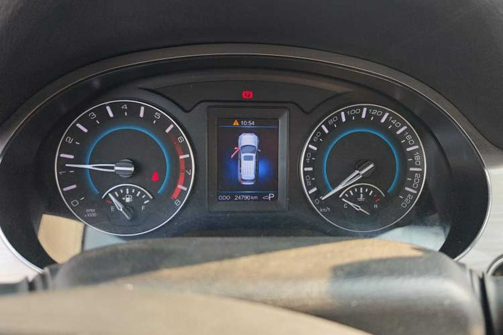 Used Haval H2 2016 Red Label 1.5T Automatic Two-Wheel Drive Elite Model Instrument Cluster