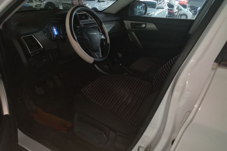 Used Haval H2 2016 Red-Label 1.5T Manual Two-Wheel Drive Comfort Model Interior 1