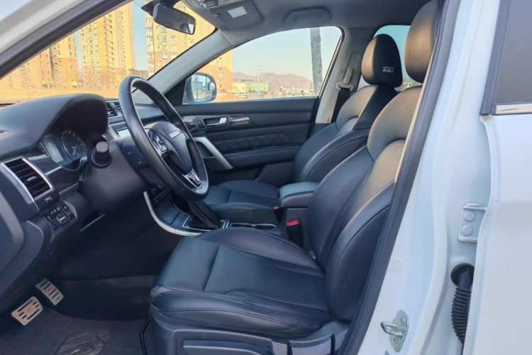 Used Haval H2 2016 Red-Label 1.5T Automatic Two-Wheel Drive Luxury Model Interior 1