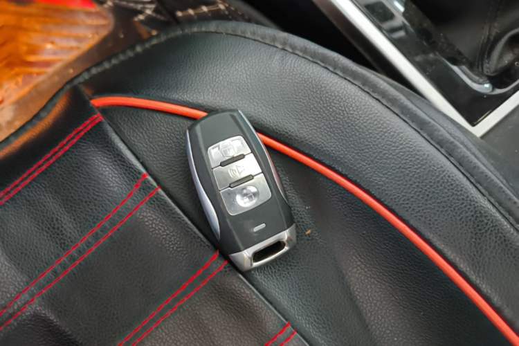 Used Haval H2 2016 Red Label 1.5T Manual Two-Wheel Drive Elite Model Interior 1
